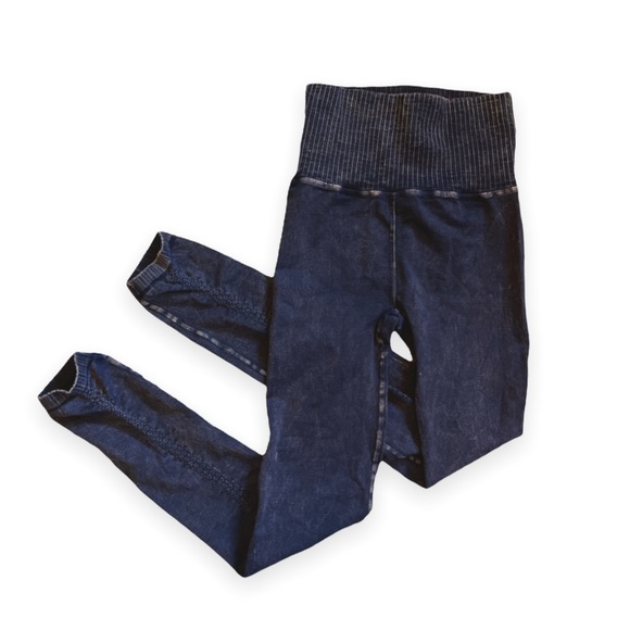 ⚠️SOLD-OUT⚠️For-Now⚠️5/17/25⚠️Free People Movement 5 piece Mystery Box - Picture 8 of 16